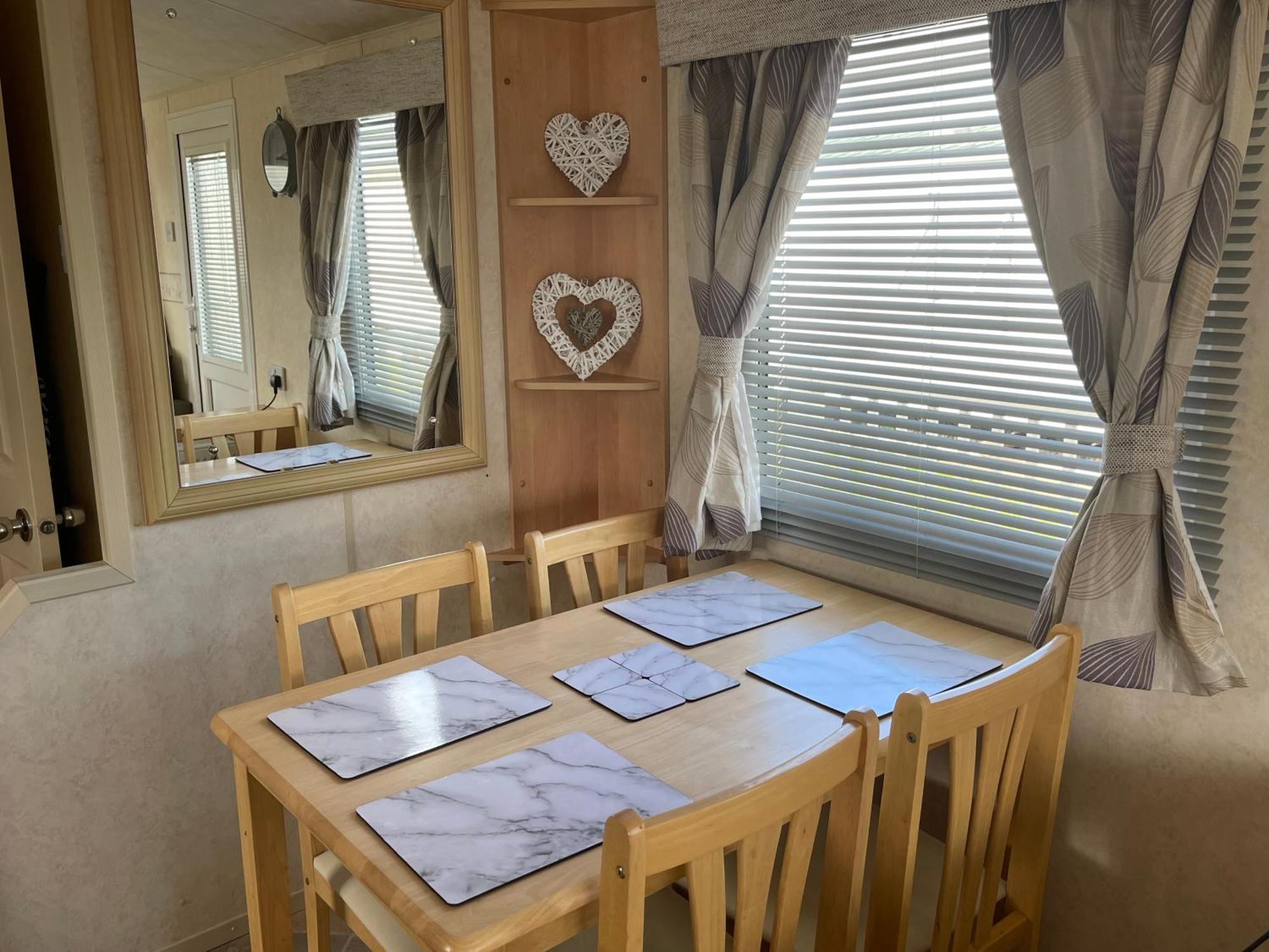 Blue 4 Caravan 6 Berth 3 Bedrooms Сasa de vacaciones Ingoldmells
